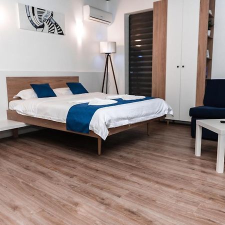 Puzzle Apartaments&Studios Крайова Экстерьер фото