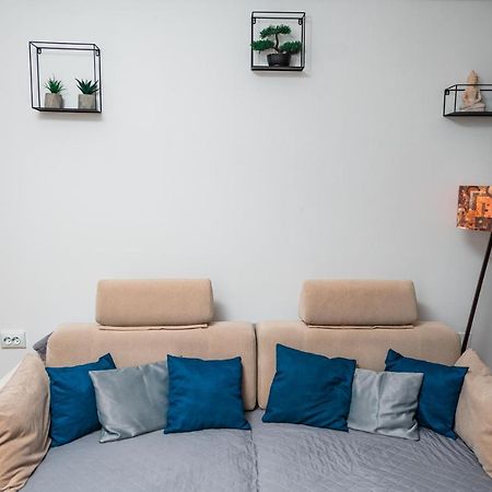 Puzzle Apartaments&Studios Крайова Экстерьер фото