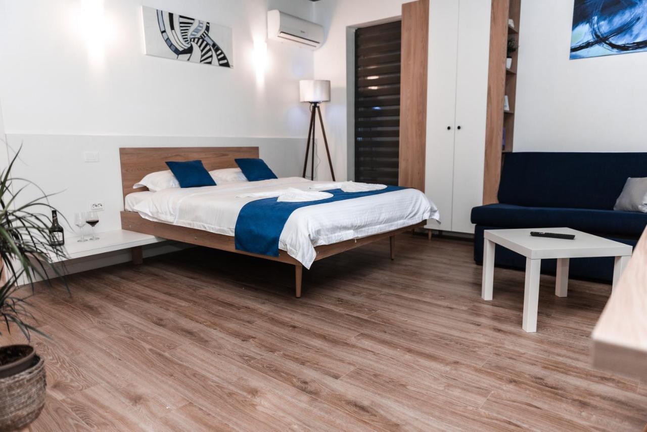 Puzzle Apartaments&Studios Крайова Экстерьер фото