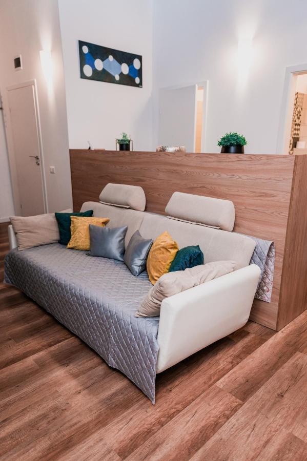 Puzzle Apartaments&Studios Крайова Экстерьер фото