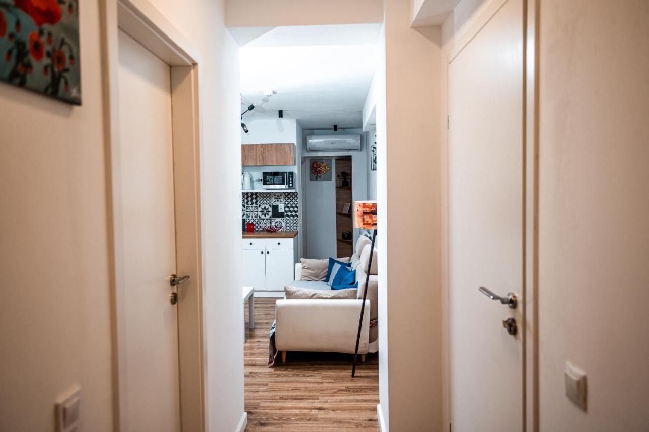 Puzzle Apartaments&Studios Крайова Экстерьер фото
