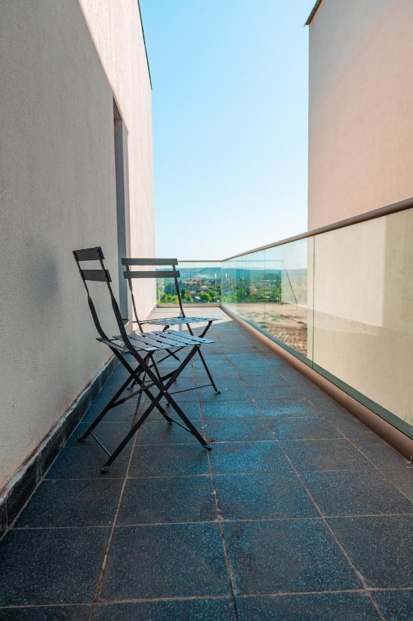 Puzzle Apartaments&Studios Крайова Экстерьер фото