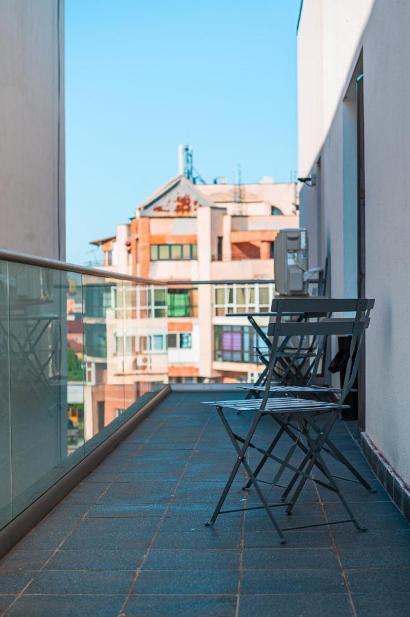 Puzzle Apartaments&Studios Крайова Экстерьер фото